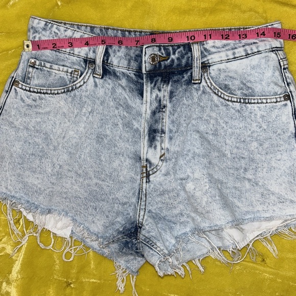 & Denim Short Cheeky Size 10 Curvy Fit Jean Shorts - Picture 12 of 14